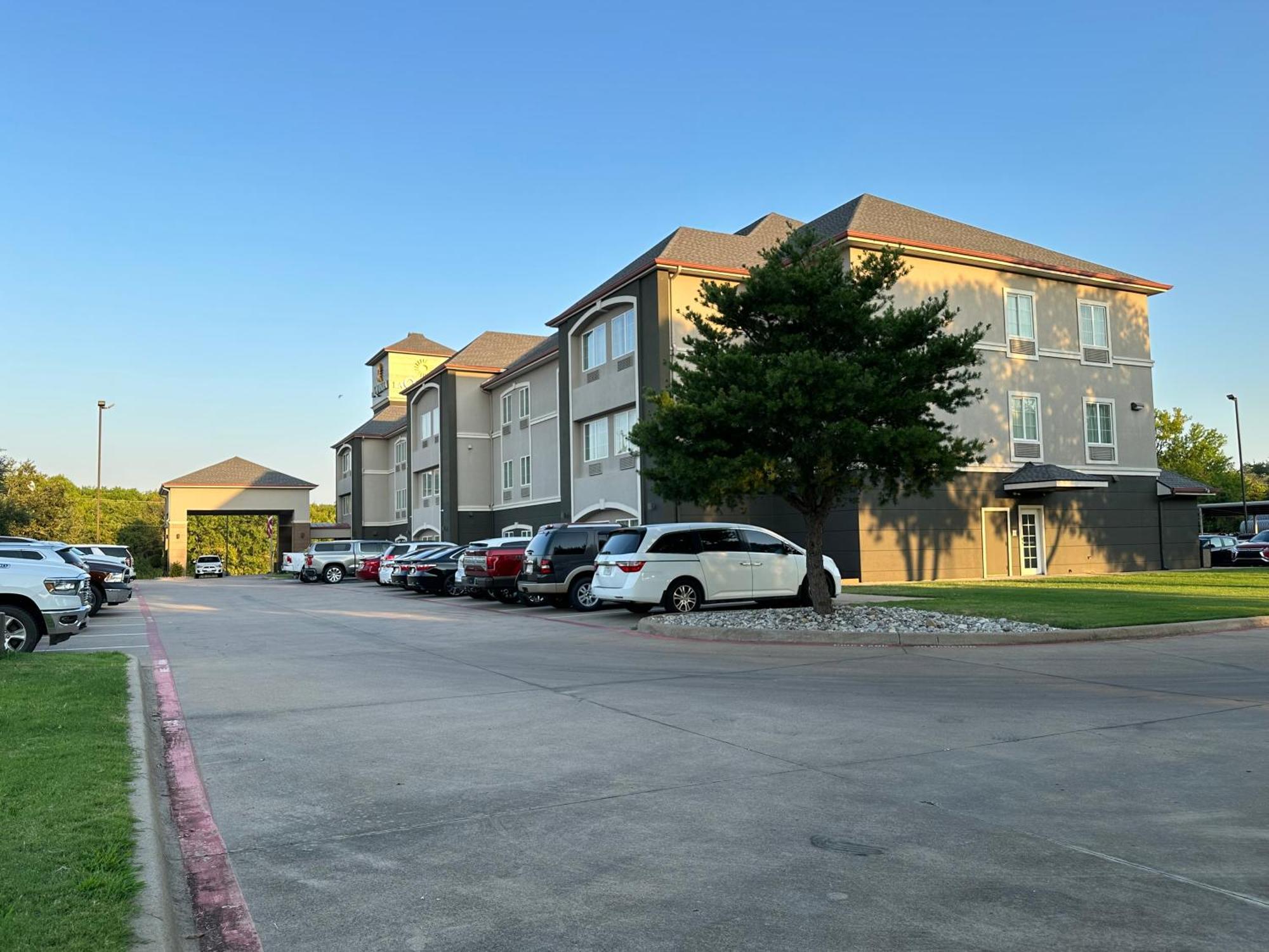 La Quinta By Wyndham Sulphur Springs Exterior photo